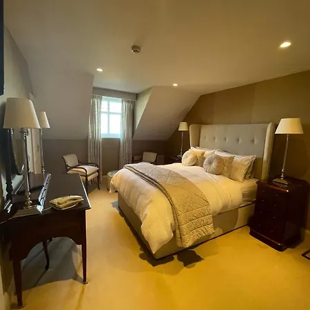 The Shores * Castlegregory